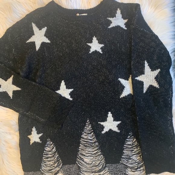 Star Sweater Snag Look - Distressed - Picture 3 of 4